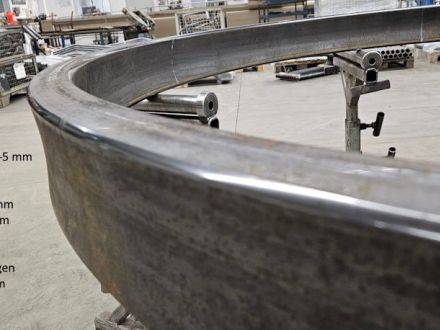 Rohrbiegerei CNC-Dornbiegen St Rechteckrohr 120-50-5 mm Ra 910 mm